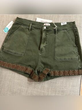 Driftwood olive utility shorts